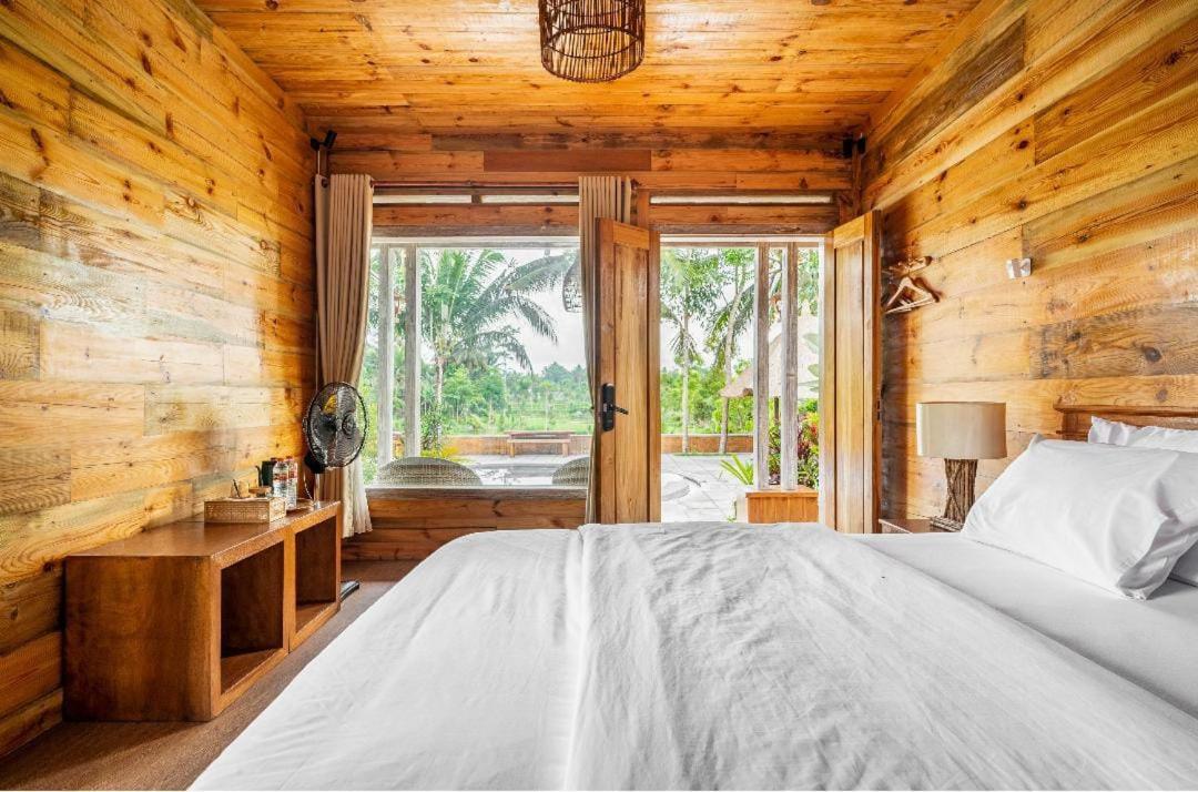 Peraja Bungalows Loyok Sangyang Exterior photo